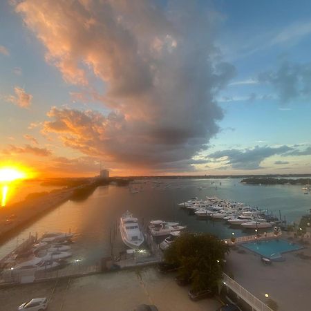 Panoramic Luxurious Waterfront One Bedroom Apartment With Miami Skyline View Free Parking 5Min Drive To Miami Beach Exterior foto